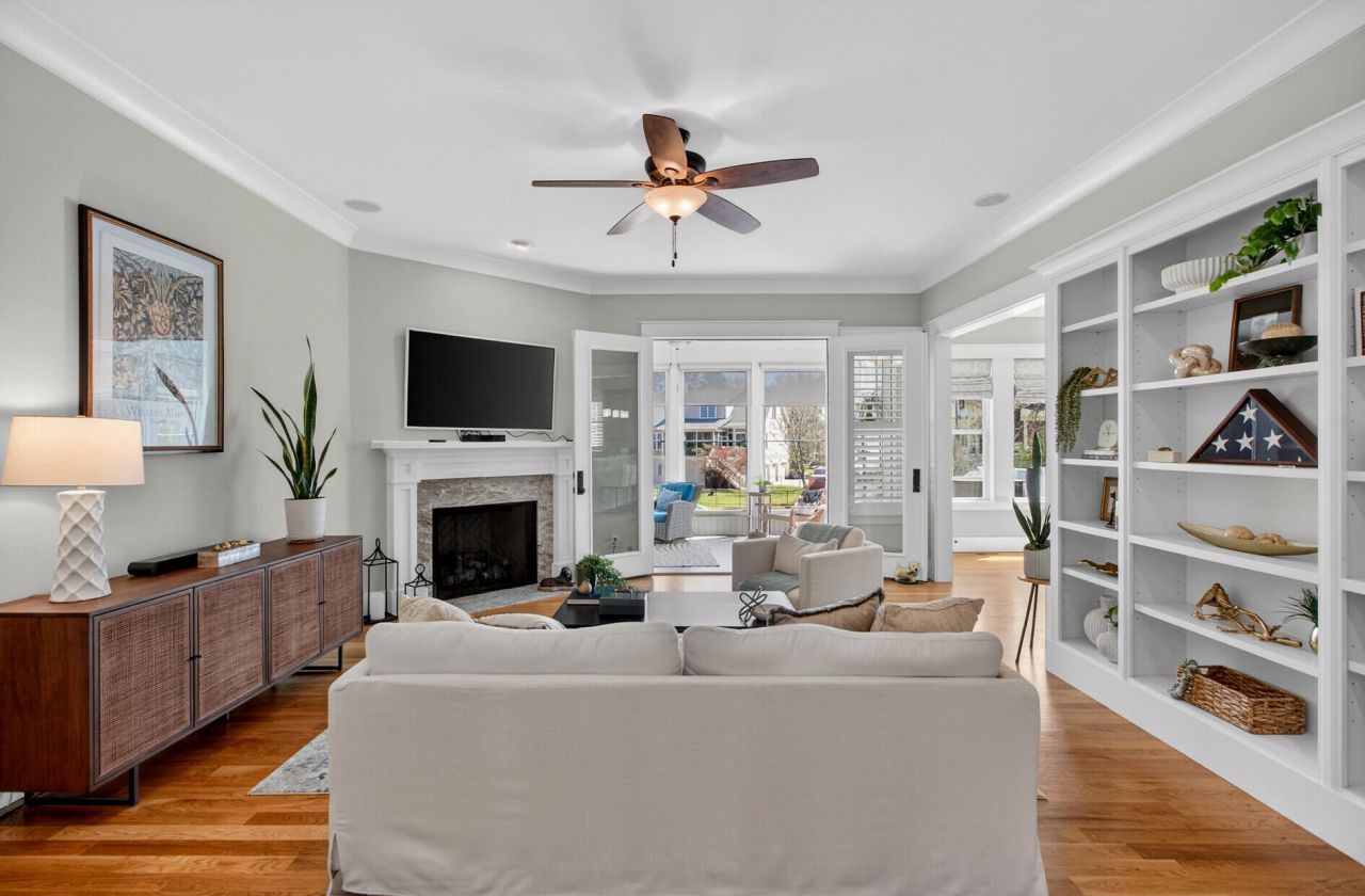 1748 W Canning Drive Photo 6