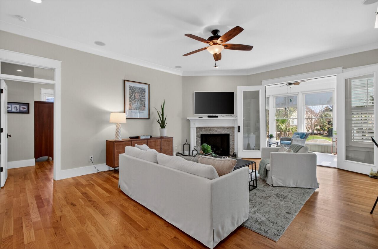 1748 W Canning Drive Photo 7