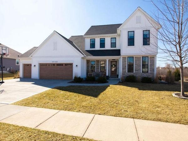 1331 Bluestem TRAIL, Oconomowoc, WI 53066