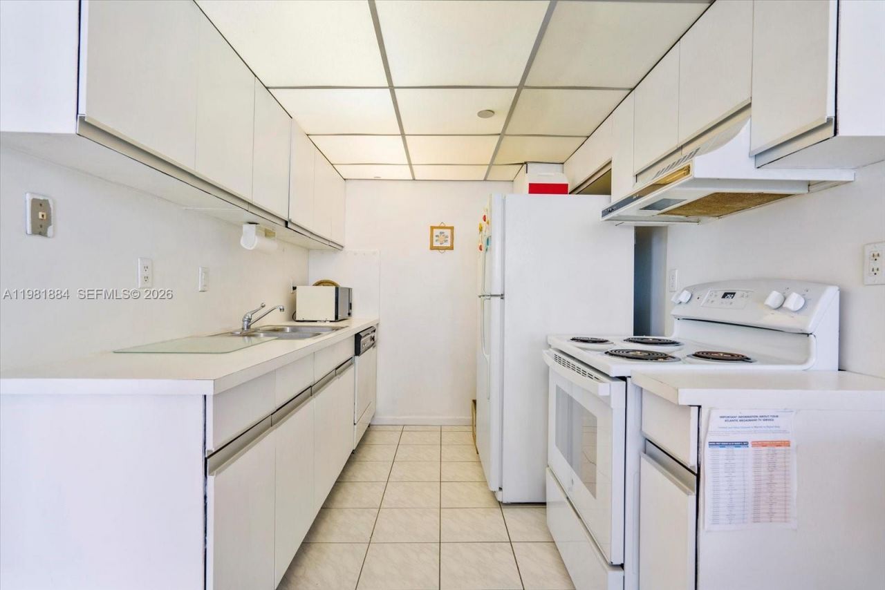 17500 N Bay Rd, Unit S-707, Sunny Isles Beach, FL 33160 Photo