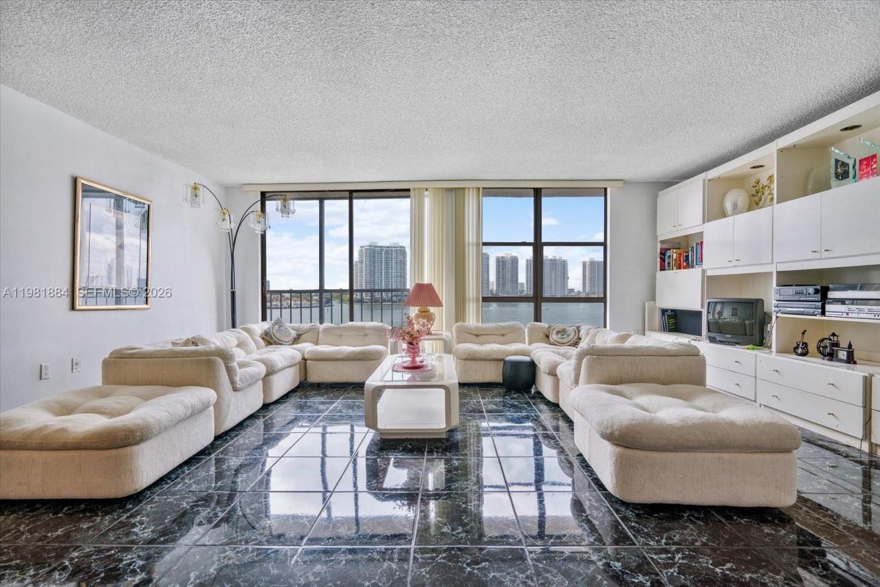 17500 N Bay Rd , Unit S-707, Sunny Isles Beach, FL 33160 Photo