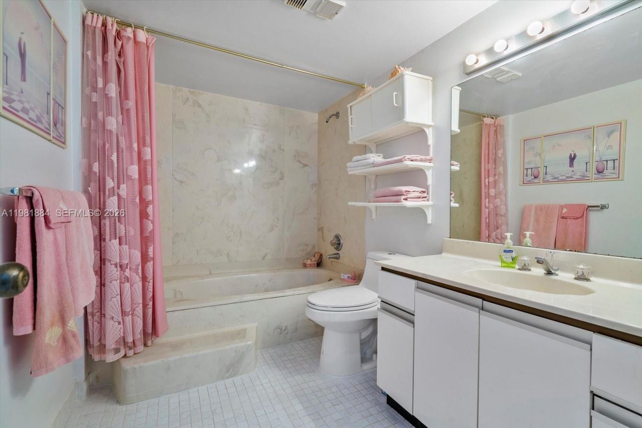 17500 N Bay Rd, Unit S-707, Sunny Isles Beach, FL 33160 Photo