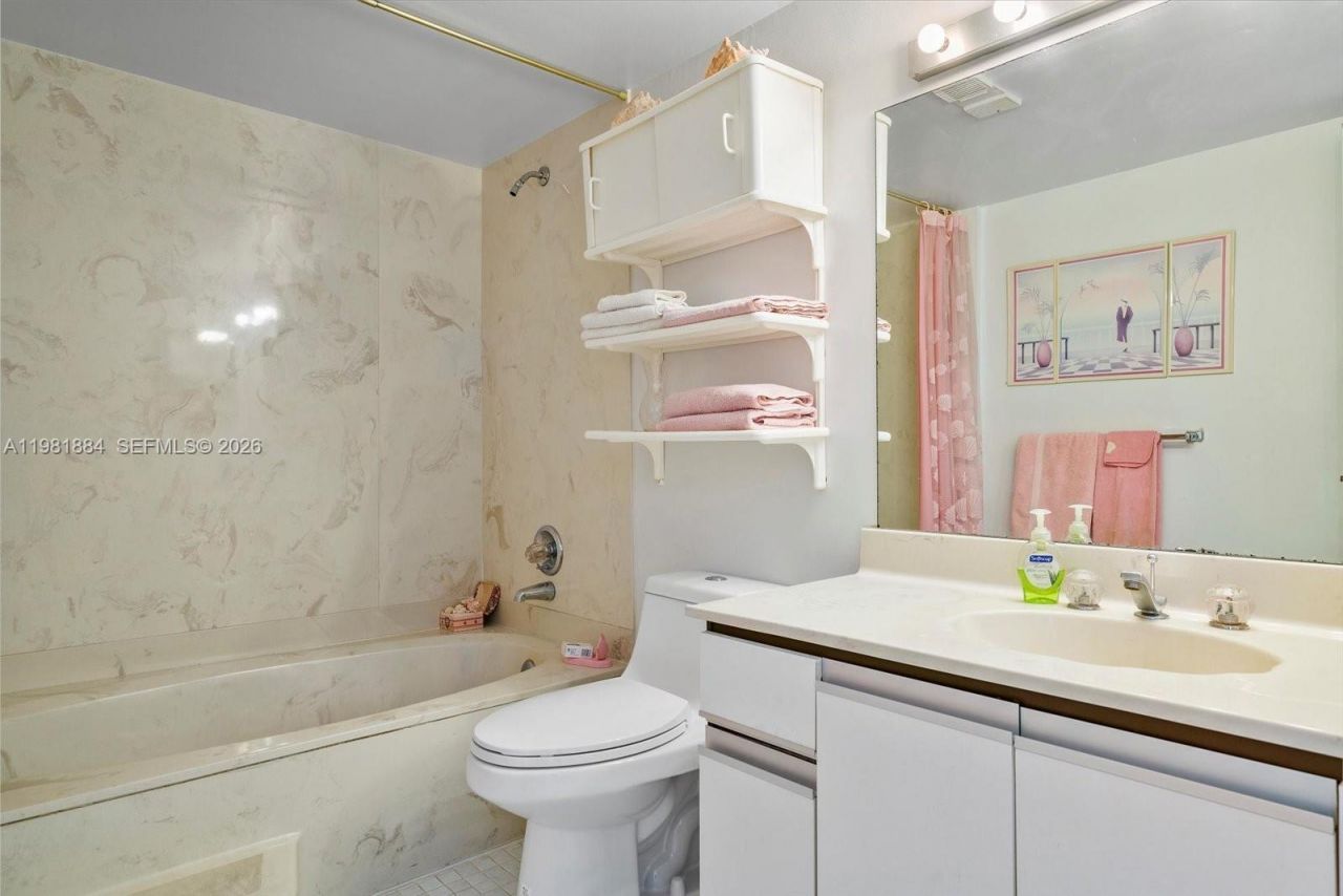 17500 N Bay Rd, Unit S-707, Sunny Isles Beach, FL 33160 Photo