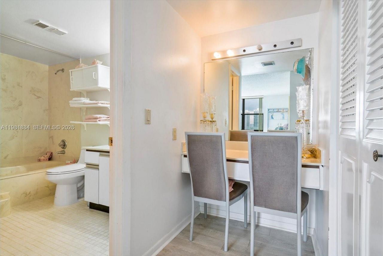 17500 N Bay Rd, Unit S-707, Sunny Isles Beach, FL 33160 Photo