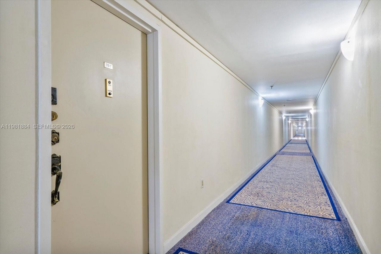 17500 N Bay Rd, Unit S-707, Sunny Isles Beach, FL 33160 Photo
