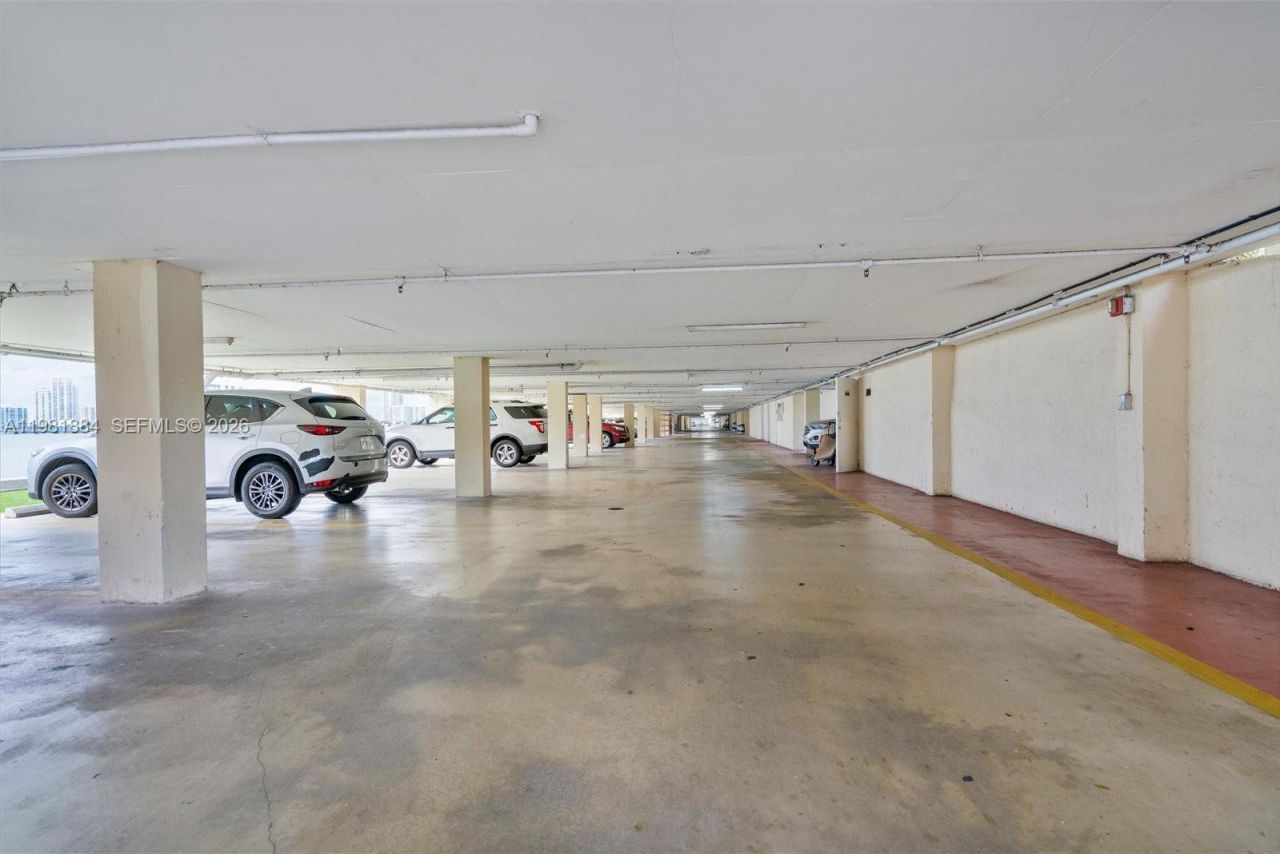 17500 N Bay Rd, Unit S-707, Sunny Isles Beach, FL 33160 Photo