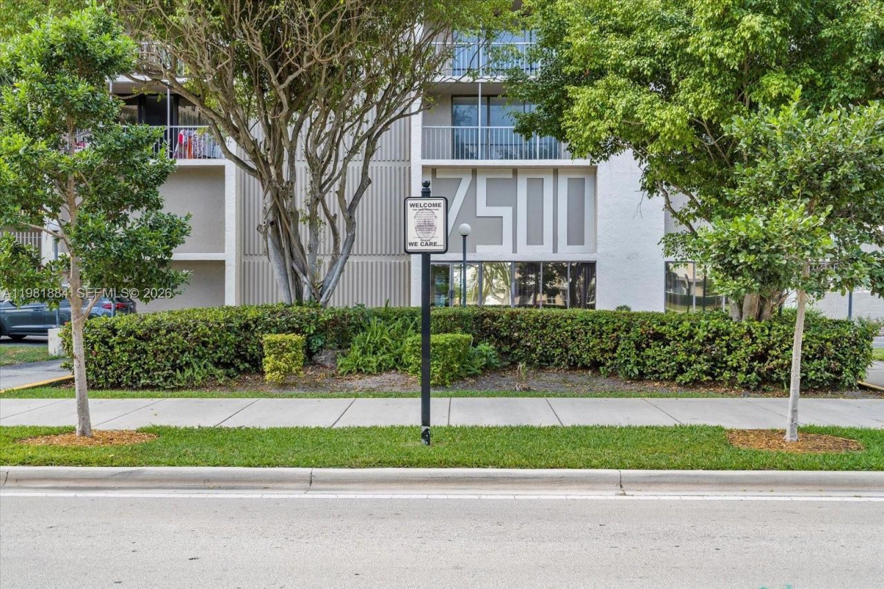 17500 N Bay Rd, Unit S-707, Sunny Isles Beach, FL 33160 Photo