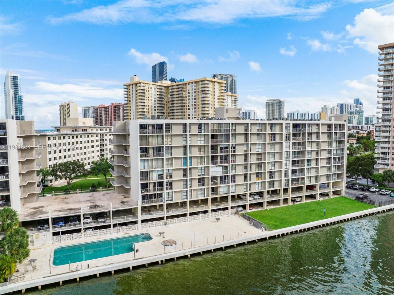 17500 N Bay Rd, Unit S-707, Sunny Isles Beach, FL 33160 Photo