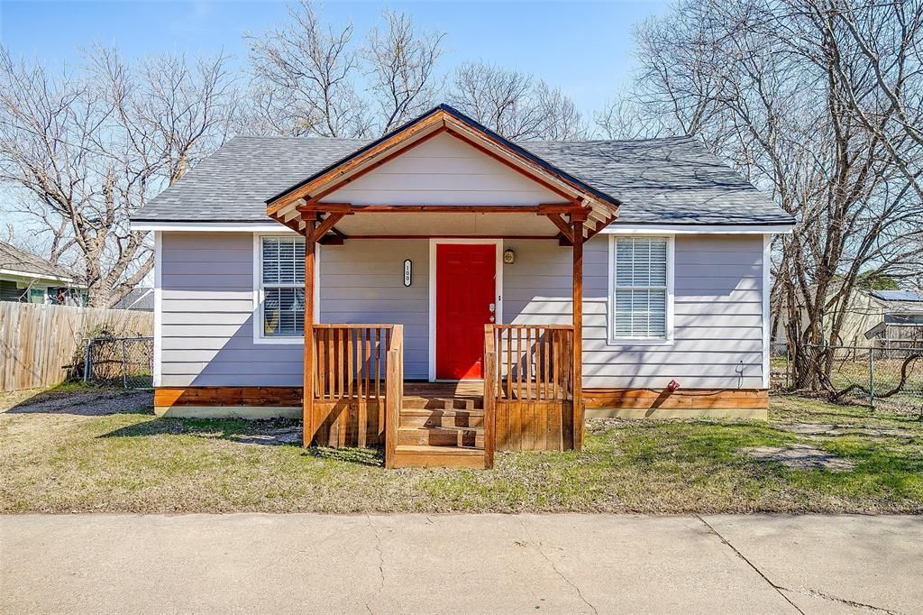 100 Henderson Street, Waxahachie, TX 75165 Main Photo