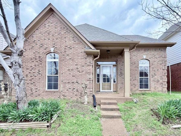 10172 EVENING HILL DR, Memphis, TN 38016