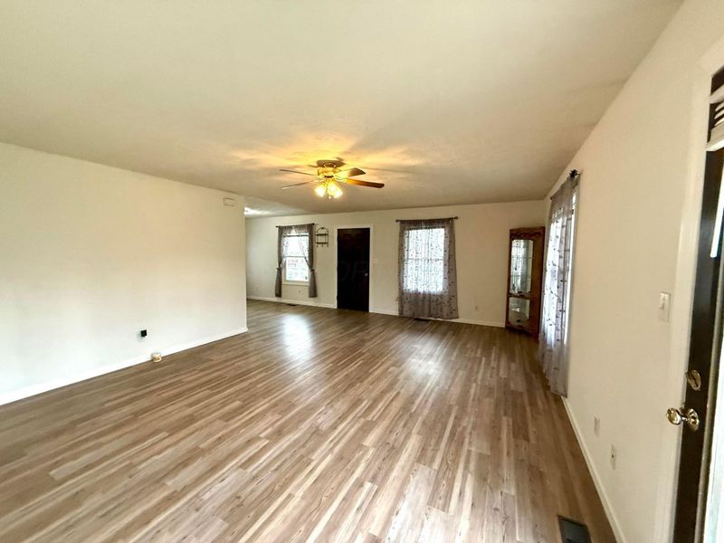 108 W Concord Lane , Bloomingburg, OH 43106 Photo 10