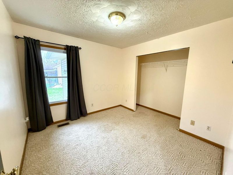 108 W Concord Lane , Bloomingburg, OH 43106 Photo 12