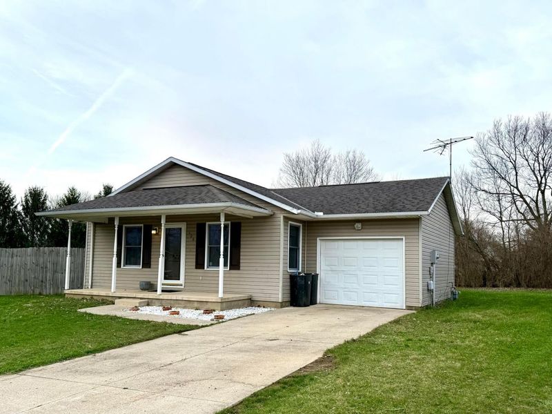 108 W Concord Lane , Bloomingburg, OH 43106 Photo 3