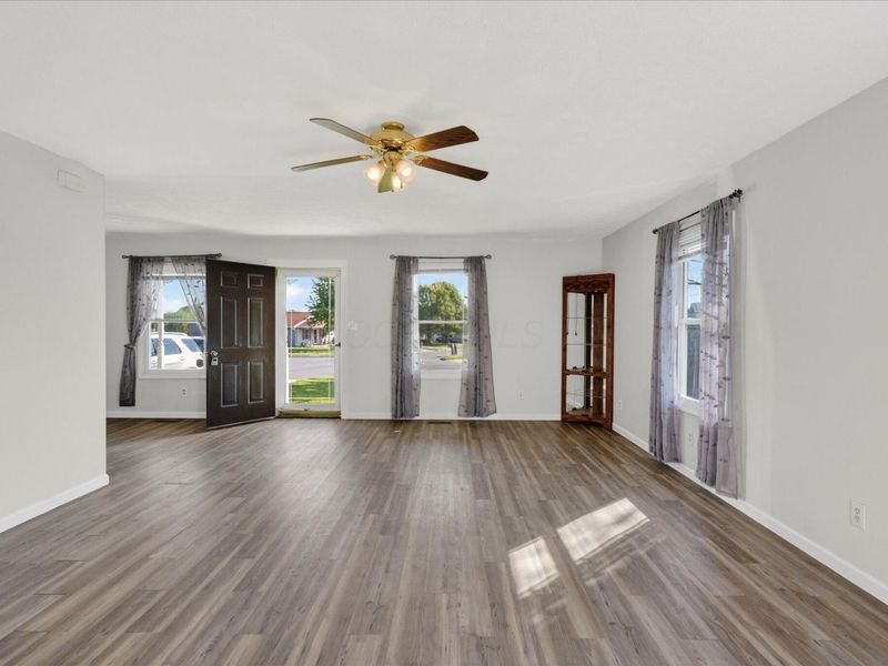 108 W Concord Lane, Bloomingburg, OH 43106 Photo 9