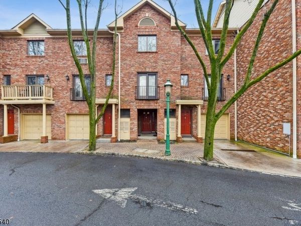 26 Mews Ln, South Orange, NJ 07079