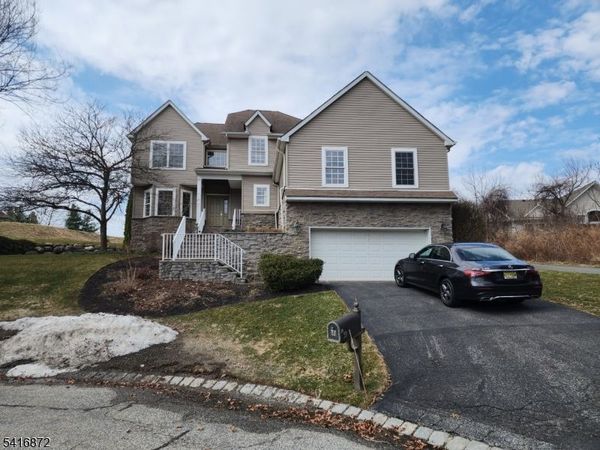 27 Cypress Ln, Hardyston, NJ 07419