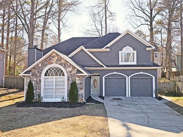 621 Radford Circle , Woodstock, GA 30188