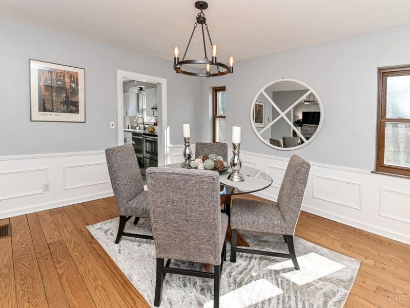 2560 Ridgeland Place, Cincinnati, OH 45212 Photo 11