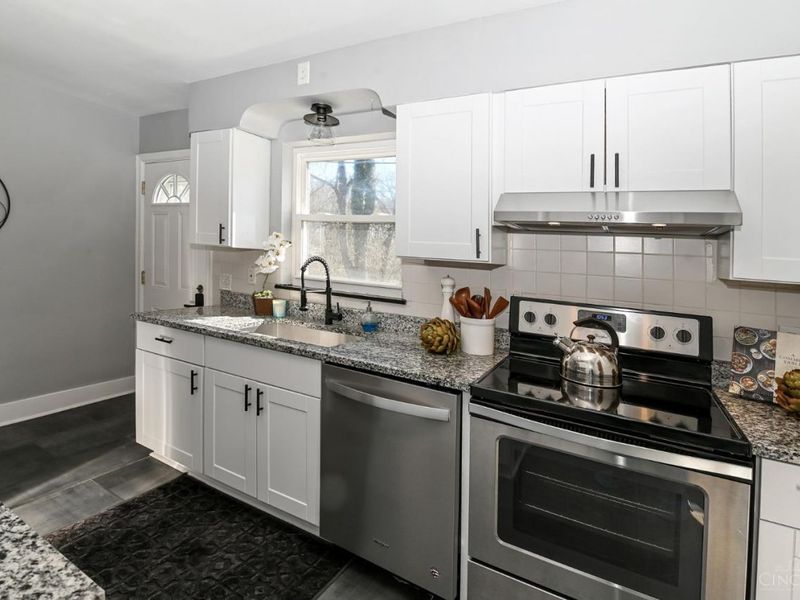 2560 Ridgeland Place, Cincinnati, OH 45212 Photo 17