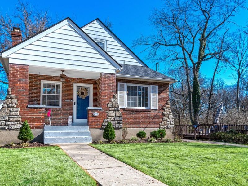 2560 Ridgeland Place, Cincinnati, OH 45212 Photo 3