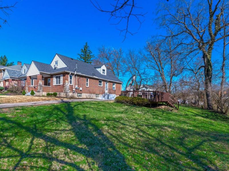 2560 Ridgeland Place, Cincinnati, OH 45212 Photo 4