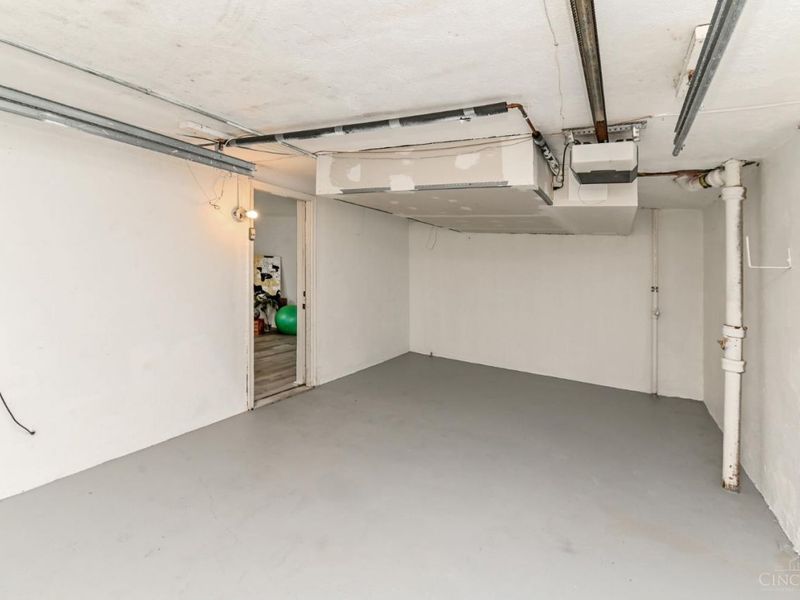 2560 Ridgeland Place, Cincinnati, OH 45212 Photo 44