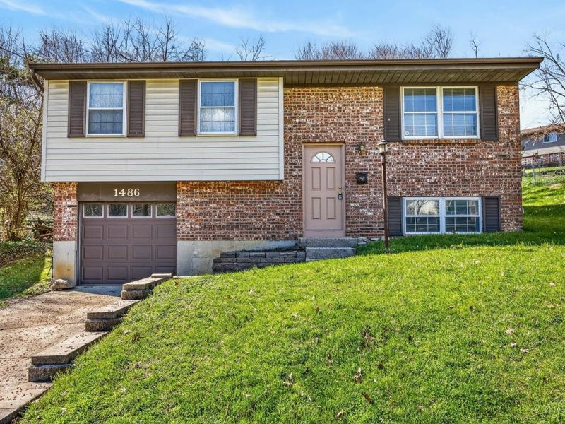 1486 Meadowbright Lane, Cincinnati, OH 45230 Photo 1