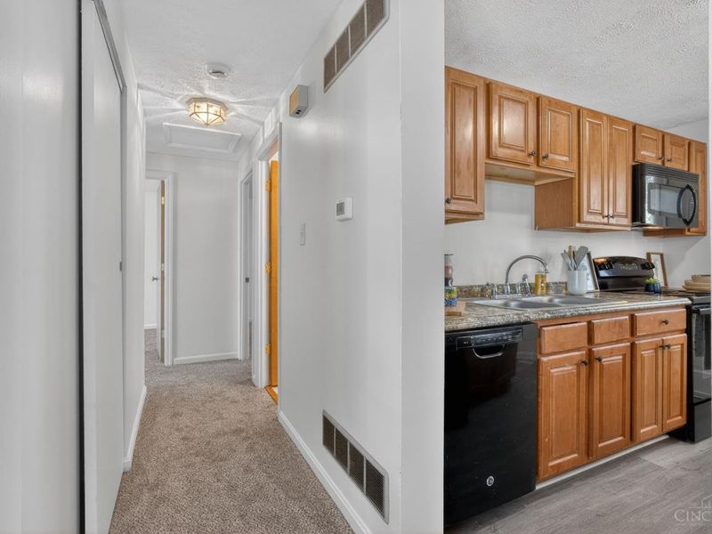 1486 Meadowbright Lane, Cincinnati, OH 45230 Photo 16