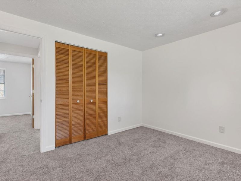 1486 Meadowbright Lane, Cincinnati, OH 45230 Photo 17