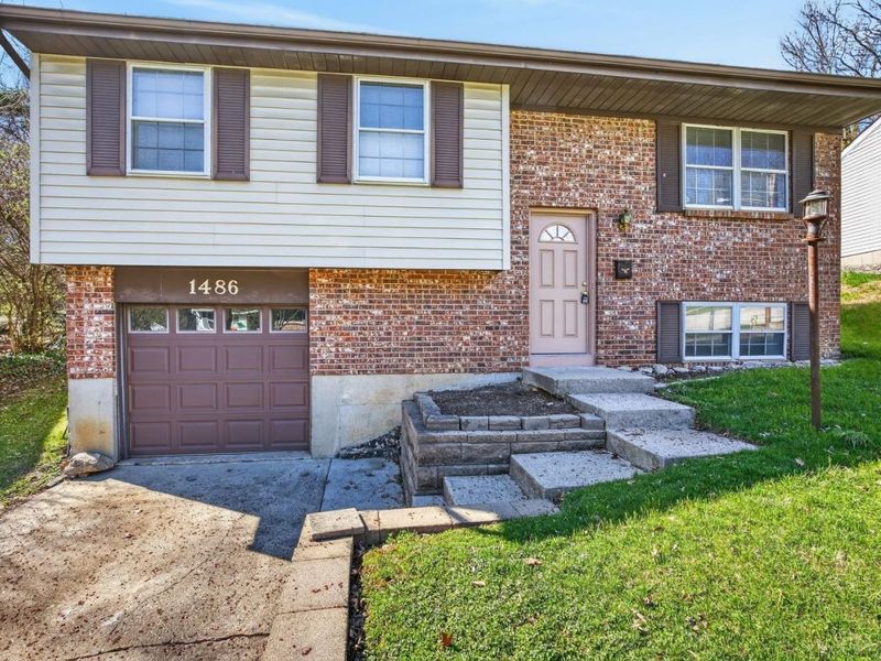 1486 Meadowbright Lane, Cincinnati, OH 45230 Photo 4