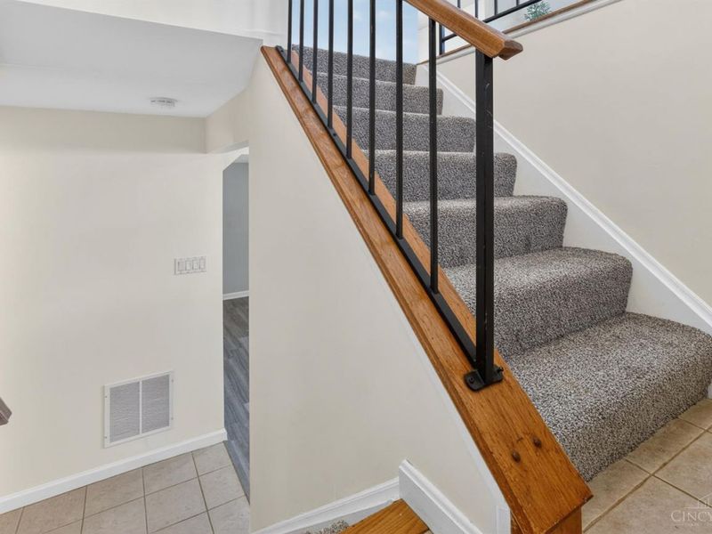 1486 Meadowbright Lane, Cincinnati, OH 45230 Photo 7