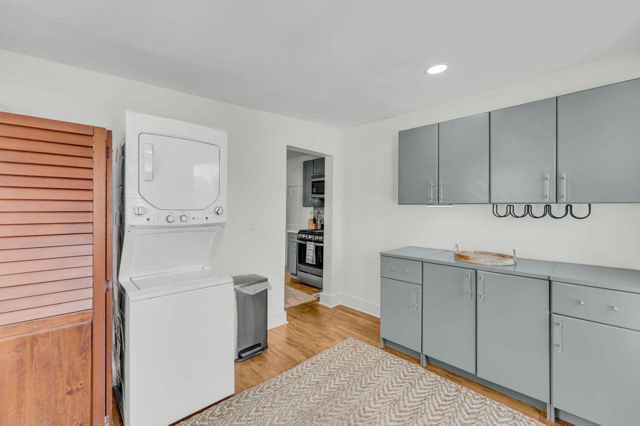 2698 Olympia Avenue Photo 11