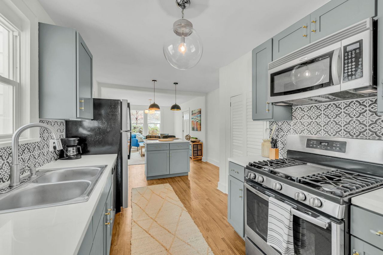 2698 Olympia Avenue Photo 12