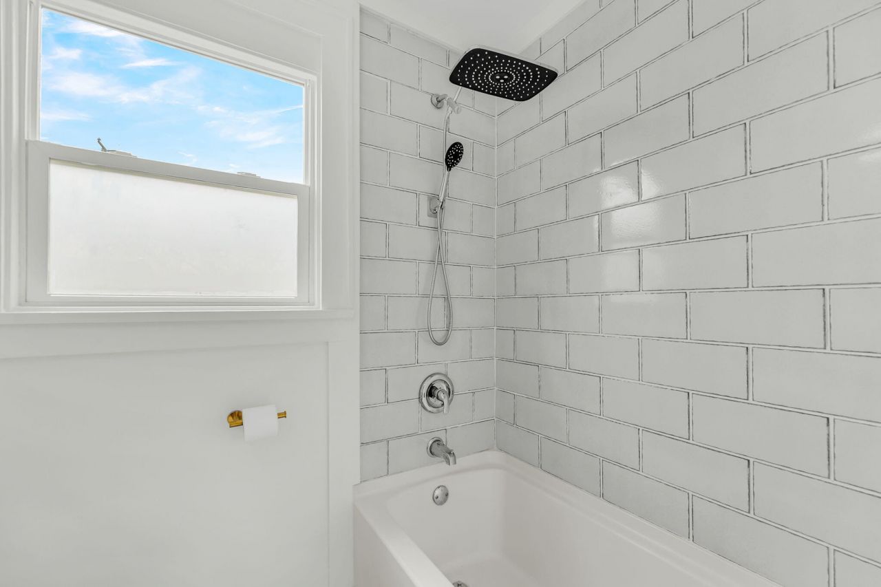 2698 Olympia Avenue Photo 18