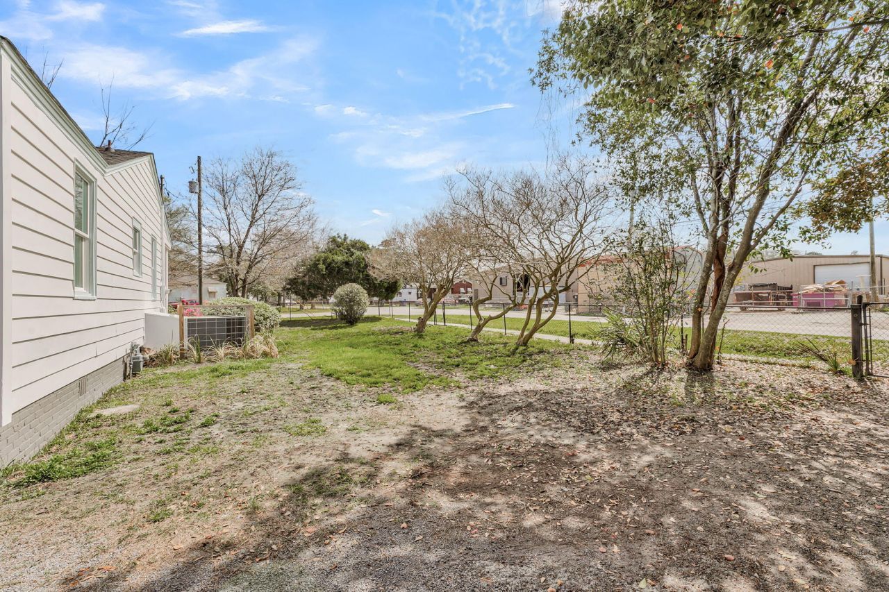 2698 Olympia Avenue Photo 30