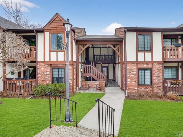 121 Foxwood Circle , Unit 121, Mount Kisco, NY 10549