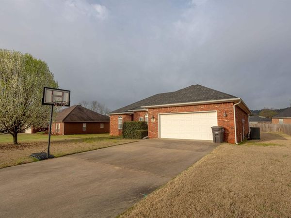 107 Salmon Lane, Russellville, AR 72802
