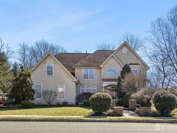 16 Valley Wood Drive, Somerset, NJ 08873