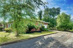 1000 Evergreen Avenue photo 4