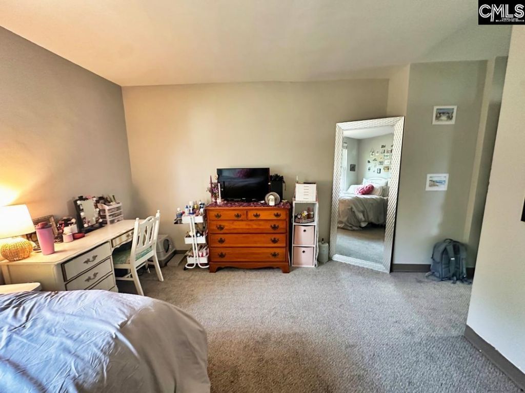 1000 Evergreen Avenue Photo 37