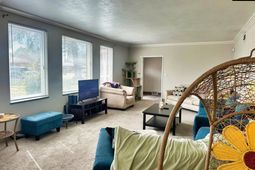 1000 Evergreen Avenue  photo 4