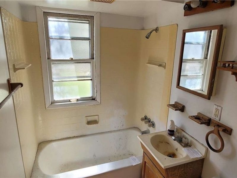 21250 Wilmore Avenue, Euclid, OH 44123 Photo 9