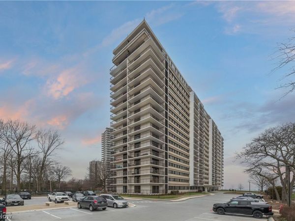 12550 Lake Avenue , Unit 201, Lakewood, OH 44107