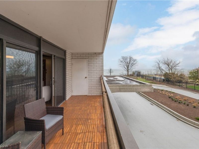 12550 Lake Avenue, Unit 201, Lakewood, OH 44107 Photo 9