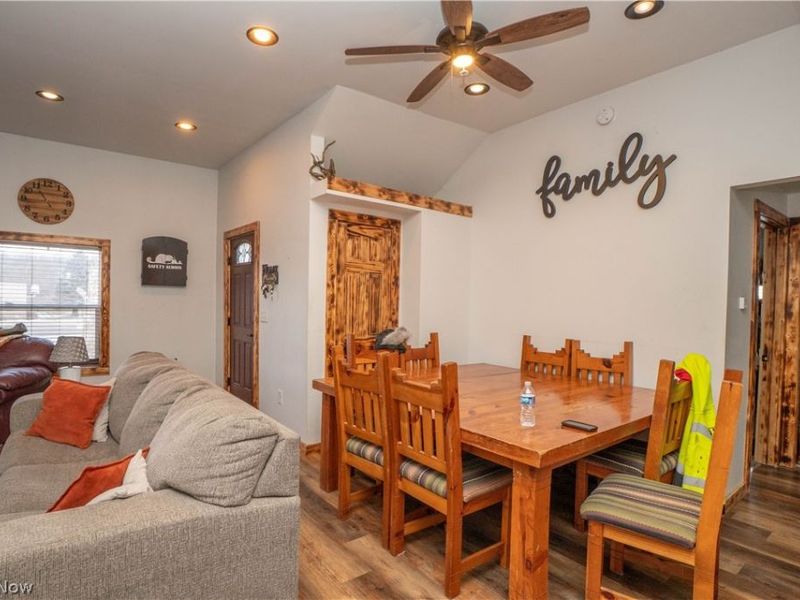 8242-8244 Navarre Road SW, Massillon, OH 44646 Photo 4