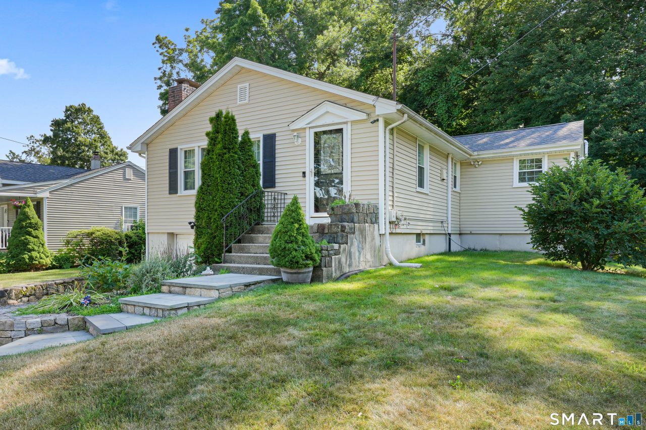 217 Macon, Bridgeport, CT 06606 Main Photo