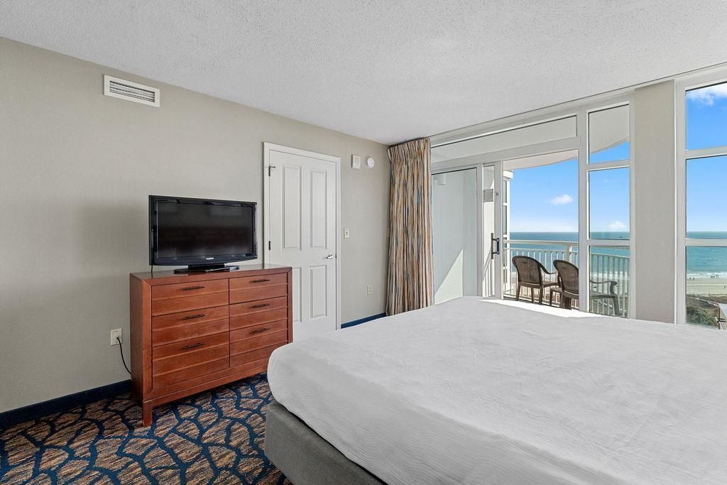 5200 N Ocean Blvd.  Photo 5