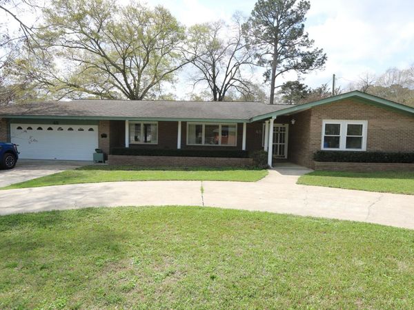 45 Broadmoor Dr., Laurel, MS 39440