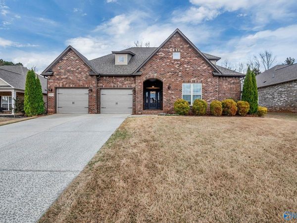 209 Somerton Drive, Huntsville, AL 35811