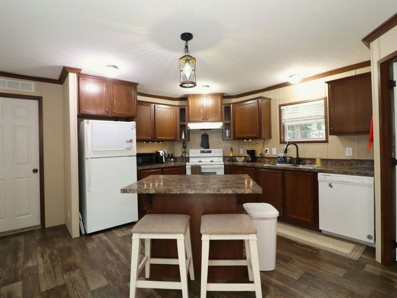 248 Thorn Locust Lane , London, OH 43140 Photo 6